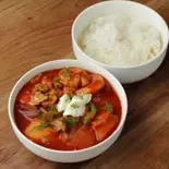 エビとあさりのボルシチカレーBorscht Curry with Shrimps and Scallions（トットマン食堂のボルシチカレー）