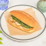 チキンブレストとグリーンクリームソースwithコールスローChickenBreast＆GreenCreamSaucewithColeslaw（Mirow -サンドイッチとお菓子とお飲みもの-）