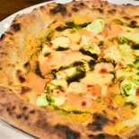 ピッツァタラモ～明太子とクリームチーズ、マッシュポテトのピッツァ～（Pizzeria Regista）