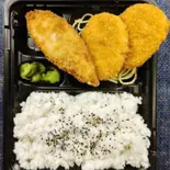 白コロ弁当（秘伝のからあげ チキ族）