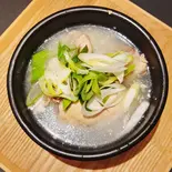 自家製サムゲタン[半身·ライス付き]（ソウルチキン ソウル物語）