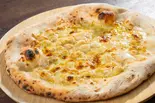 ピッツァ クアトロフォルマッジ（Trattoria VICINO）