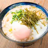 【温玉のせ】トロっとこだわりのとろろご飯（おばあちゃんの味！トロっとこだわりのとろろご飯と。）