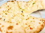 【大人気】ガーリックチーズナン Garlic Cheese Naan(カナパニインドネパール料理)