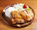 ド迫力！国産鶏もも一枚丼（東京牧場横浜レストラン）