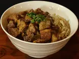 和牛角煮丼 大(炭火ホルモン焼き まるかん)
