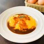 【コトブキ園長寿卵使用】ワイン香るデミオムhashed beef（Cafe do paris）