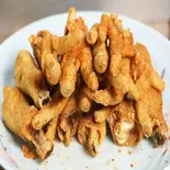 椒盐鸡爪/秘伝の辛 鳥の足 7個（麻辣香鍋＆過橋米线専門店 上野店）