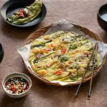 海鮮ネギチヂミ/Seafood and Green Onion Korean Pancake/해물파전（韓国料理＆生サムギョプサル ビビサム 池袋東口店）