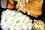 豚肉と野菜の焼肉風炒めとアジフライ弁当（絆）