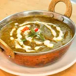 ほうれん草チキンカレー Sag Chicken Curry（MAJHERI NEPALI RESTAURANT）