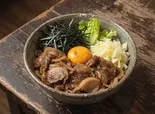 甘辛豚すき卵黄まぜごはん(表参道生春巻倶楽部)