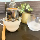 ホーチミン定番練乳入りベトナムコーヒー món Ca phê chuẩn sai Gòn Bạc xỉu（525 Banh my サンドイッチ＆coffee専門店）