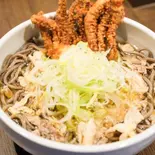 肉蕎麦(冷)ゲソ唐揚げ乗せ（肉蕎麦 かわしょう）