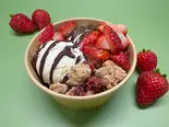 【甘酸っぱい いちごグラノーラ使用】いちご×チョコヨーグルトアイスボウル（【濃厚グリークヨーグルト＆アサイーボウル】空桜(そら)の家 [Greek Yogurt ＆ Acai bowl] Sora's House）
