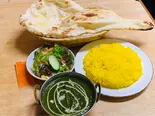 ほうれん草チキンカレーセット Sag chicken curry set（インド＆タイ料理スマイル Indian ＆ Thai restaurant ＆Bar~Smile）