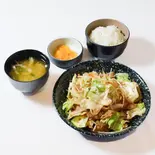 豚バラ野菜スタミナ炒め定食(生姜風味)（よもきち商店）