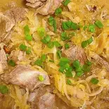 排骨炖酸菜【スペアリブと白菜の酢 漬け煮込み】(みかね中華食堂)