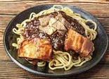 角煮ジャジャン麺(新宿ブルダックポックンミョン 弘明寺店)