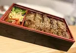 和牛特選カルビ弁当（焼肉 俐輔）