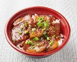 豚丼（焼肉びより）