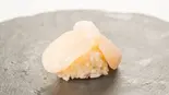 帆立貝柱(2貫)(金鯱寿司)
