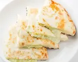 ゴルゴンゾーラチーズのナン Gorgonzola Cheese Naan（マザーインディア 麻布十番店）