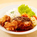 ハンバーグセット&唐揚げ(ハンバーグとチキンカツレツ 六本木 八番館)