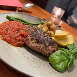 自家製炭火焼きハンバーグ（Braceria・S (ブラチェリア・エス)）