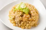 塩漬魚と鶏肉チャーハン(チャーハンるつぼ)