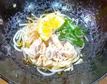 特製塩だれの冷やし鶏うどん(餃子工房 ちびすけ 阿倍野橋店)