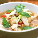 20. トム・ヤム・ガイ（タイ国料理マニータイ）