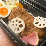 サーロインステーキ丼240g〈にんにく甘辛たれ〉(吉祥寺カフェ)
