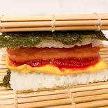 ポークたまごおにぎり <ケチャップ>(スープ付き)（家庭料理 風琉里）