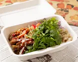 【パクチー】チキンオーバーライス Chicken over rice with coriander(玄米と合盛りチキンの健康チキンオーバーライス Healthy&co 秋葉原店)