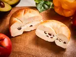 レーズン＆濃厚クリームチーズのベーグルサンド Raisin ＆ Rich Cream Cheese Bagel Sandwich（ベーグルカフェZERO Bagel Cafe ZERO 神楽坂店）