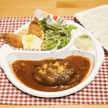 ハンバーグ＆有頭えびふらい デミグラスソース（マカロニ キッチン）