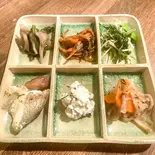 日替わり:おばんざい六種（そよぎ庵）