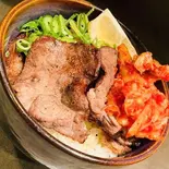 キムチ 上塩タン丼 100g（[こだわりの炭火炙り]ハラミ＆カルビ丼 一牛）