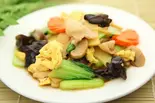 キクラゲ、玉子と豚肉炒め（常記）