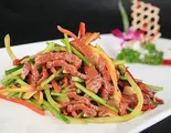 牛肉とニンニクの芽炒め（常記）