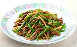 ピーマンと牛肉細切リ炒め（常記）