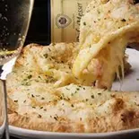 【にんにく＆チーズ】ガーリックチーズナン/Garlic Cheese Nan（ハッピーダイニング小平店）
