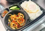 ガパオタレー(シーフード)+ご飯+目玉焼き กะเพราทะเล+ข้าวสวย+ไข่ดาว(PINTO)