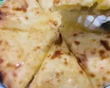 ハニーチーズナン Honey cheese naan（タンドリー＆ケバブレストラン ロータス）