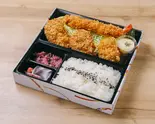 三色弁当(ランチ)（とんかつ大宝 西新橋店）