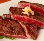 A5黒毛和牛サーロインステーキ 台湾風ソース添え(台湾複合料理居酒屋 雅庄)