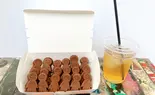 ホットケーキ(ココア)オーガニックリンゴジュースセット（ミスター・フレンドリー カフェ MR.FRIENDLY Cafe）