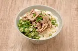 たんぱく質2倍豊富「スタミナ牛しゃぶおくらのねばとろ丼」(健康志向のねばとろ日和 本八幡店)