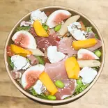 S_濃厚チーズと生ハムの季節のフルーツ（HIGH FIVE SALAD 奥神楽坂店）